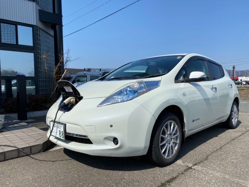 EV・PHEVスポット設備工事｜ヒダニ電機株式会社｜福井県福井市のEV・PHEVスポット設備工事、空調設備工事、照明LED化工事、民間電気設備工事、通信設備工事
